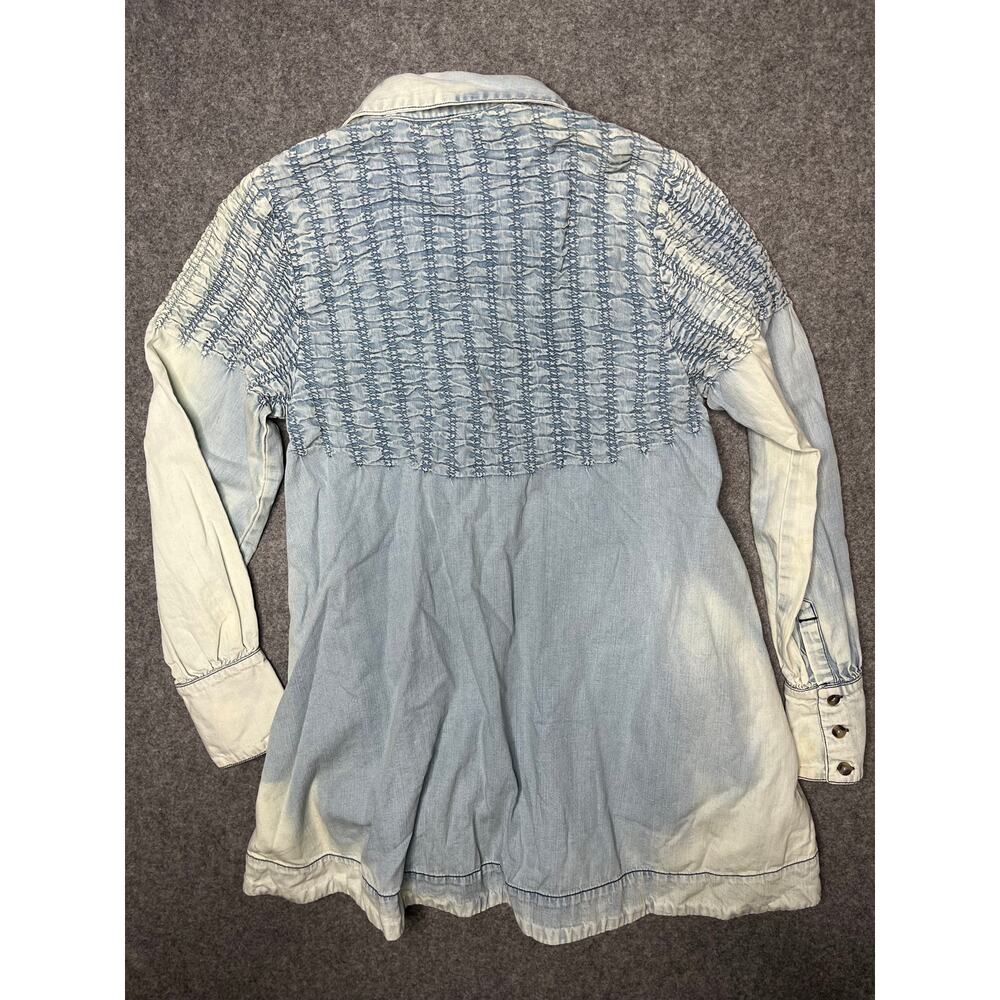 Free People Smocked Bleached Denim Find Me Now Mini Dress Long Sleeve Buttons XS - Picture 4 of 6